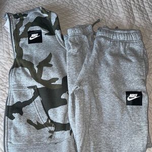 Nike sweatsuit